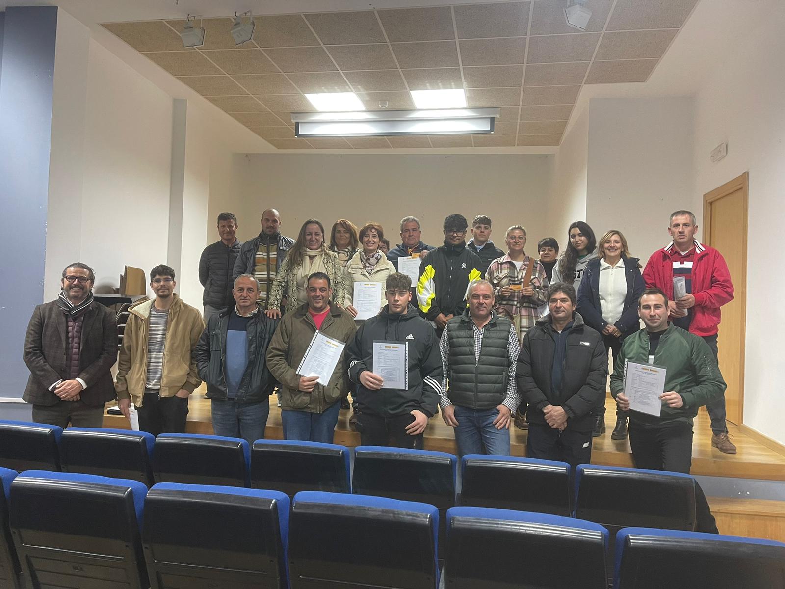 alumnos en una entrega de diplomas