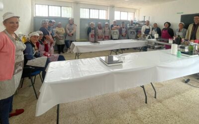 Visita de la alcaldesa de Castellar de Santiago y del Chef José Antonio Medina al curso «Cocina de caza, setas y trufas»