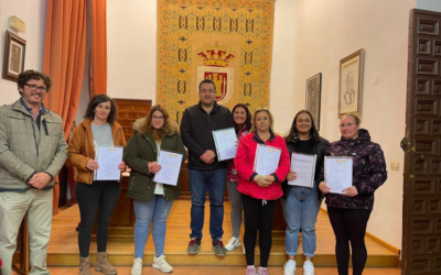 Entrega de diplomas en Alcaraz del curso en atención sociosanitaria a personas dependientes en instituciones sociales